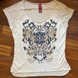 y2k Olsen Europe Beaded Sequinned Graphic Cap-Sleeve V-Neck Blouse